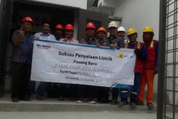 PLN Sambung Listrik Pasar Johar Kota Semarang 