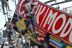 Papan Reklame Dibongkar, Pengusaha Didenda Rp10 Juta