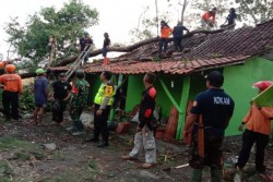 Ratusan Rumah di Klaten Rusak karena Hujan Es