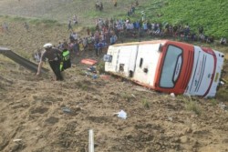 Bus Kramat Jati Terguling karena Sopir Mengantuk, 2 Meninggal