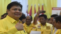 Presiden Jokowi Ajak Bertepuk Tangan untuk Bambang Soesatyo