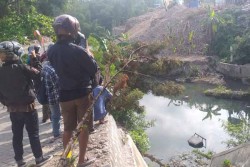 Sopir Pipis, Pikap Terjun Bebas di Gajah Wong