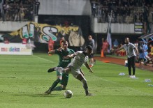 PSS Sleman Tahan Persib Tanpa Gol 