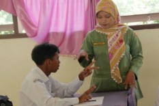 Ganjar Bakal Beri Sanksi Sekolah yang Gaji Guru di Bawah UMK