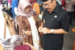  Mencicipi Cokelat Asli Menoreh, Produk Best Seller Galeri UMKM YIA