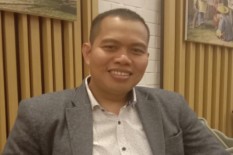 DIREKTUR PT BOROBUDUR OTO MOBIL: Bergerak dan Menyerang
