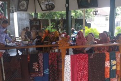 Paguyuban Ibu-Ibu Kembangkan Motif Batik Khas Gunungketur