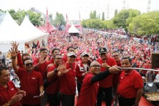 Ribuan Peserta Ramaikan Jalan Sehat OMG Telkomsel