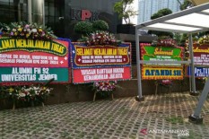 Karangan Bunga Ucapan Selamat Bertugas untuk Pimpinan Baru Banjiri Gedung KPK