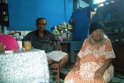 Usia Seabad, Ngatiyem Tetap Semangat Berdagang