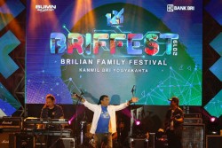 Didi Kempot Bikin Ambyar Panggung Briffest di JEC