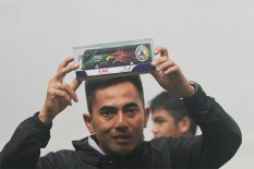 Diberi Hadiah Miniatur Bus PSS oleh Anak Kecil, Ini Kata Pelatih PSS Sleman 