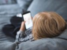 Ini yang Perlu Diperhatikan Sebelum Mengizinkan Anak Memiliki Smartphone