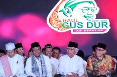 Nasihat Gus Mus pada Mahfud MD: Jabatan Bisa Mengubah Seseorang