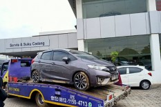 Banjir, Jasa Derek Mobil Laris Manis