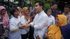 Rajin Blusukan demi Pilkada Solo seperti Bapaknya, Gibran Bantah Bangun Dinasti Politik