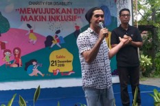 Reza Rahadian Menyesal Belum Beradu Akting dengan Ria Irawan