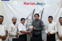 Hapus Stigma Sebagai Tukang Demo, Tenaga Honorer di Bantul Berhasil Menulis Buku