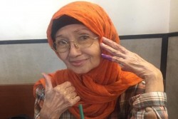 Ade Irawan, Ibu Mendiang Artis Ria Irawan, Meninggal Dunia