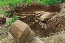 Mau Bikin Septic Tank, Warga Dieng Temukan Bangunan Diduga Candi