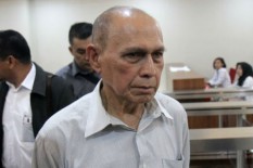 Kivlan Zen Pakai Seragam TNI saat Sidang