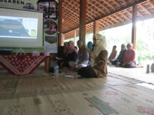 Dosen Ilmu Hukum UMY Gelar Penyuluhan Pengelolaan Sampah di Gunungsaren Lor Bantul