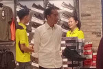 Usai dari Jogja, Jokowi ke Solo Ajak Cucu Main ke Mal