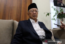 Pengasuh Ponpes Tebuireng Gus Sholah Meninggal Dunia