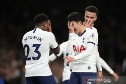 Tottenham Kalahkan Manchester City 2-0