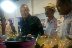 Pedagang Pasar Kuliner Angkruksari Keluhkan Bak Sampah