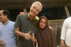 Akhirnya Mbah Suripah Bisa Memeluk Anaknya Setelah 28 Tahun Berpisah