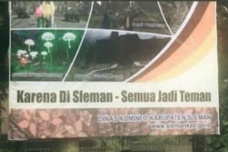 Spanduk Diskominfo Sleman 'Karena di Sleman-Semua Jadi Teman' Bikin Ambyar Netizen