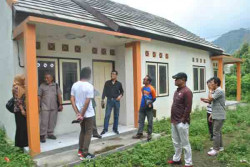 Belum Diserahkan, Huntap untuk Korban Longsor Keburu Rusak
