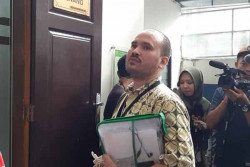 Polisi Periksa Arya Satria Terkait Kematian Anaknya yang Jatuh dari Apartemen