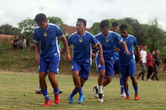 Raymond dan Yoga Pratama Resmi Kembali Berbaju PSIM Jogja 