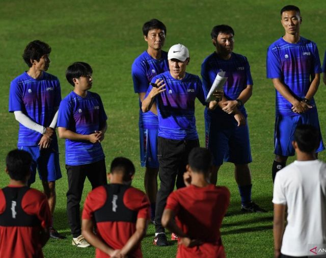 Ambush Shin Tae-Yong, Meregenerasi Skuat Timnas