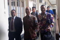 UGM Diminta Cabut Gelar Doktor Rektor Unnes