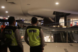 Plafon Malioboro Mall Ambrol karena Pipa Tak Kuat Menahan Air Hujan