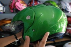 Musim Hujan, Ini 5 Langkah Merawat Helm