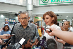 Rumah Ayah Najwa Shihab Disatroni Maling, 2 Kaca Spion Hilang