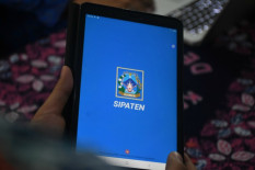 Lansia Depok Dimanjakan dengan Sipaten dan Kado untuk Dilan