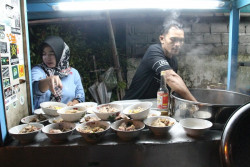Hanya Kaki Lima, Sup Ayam di Klaten Beromzet Rp80 Juta Sebulan 