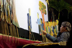 Pementasan Wayang Hadirkan Problematika Sosial di Lingkungan Kumuh