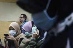 Erupsi Merapi Sebabkan Hujan Abu, Warga Jateng Diimbau Pakai Masker