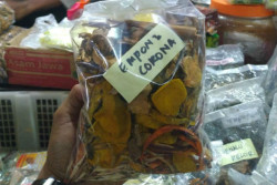 Ada Paket Empon-Empon Corona di Beringharjo. Mau?