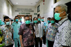 Wabah Corona, Ganjar Langsung Cek Kesiapan RS di Jateng