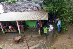 Diguyur Hujan 2 Hari, 2 Lokasi di Prambanan Longsor