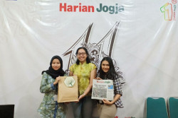 Indmira Bantu Petani Kelola Sampah Menjadi Pupuk 