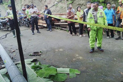Tragis, Sedang Potong Pohon, Warga Samigaluh Tewas Tertimpa Tiang Listrik