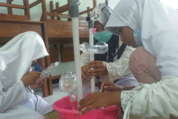 Siswa Masemba Olah Limbah Jadi Kerajinan Layak Jual
